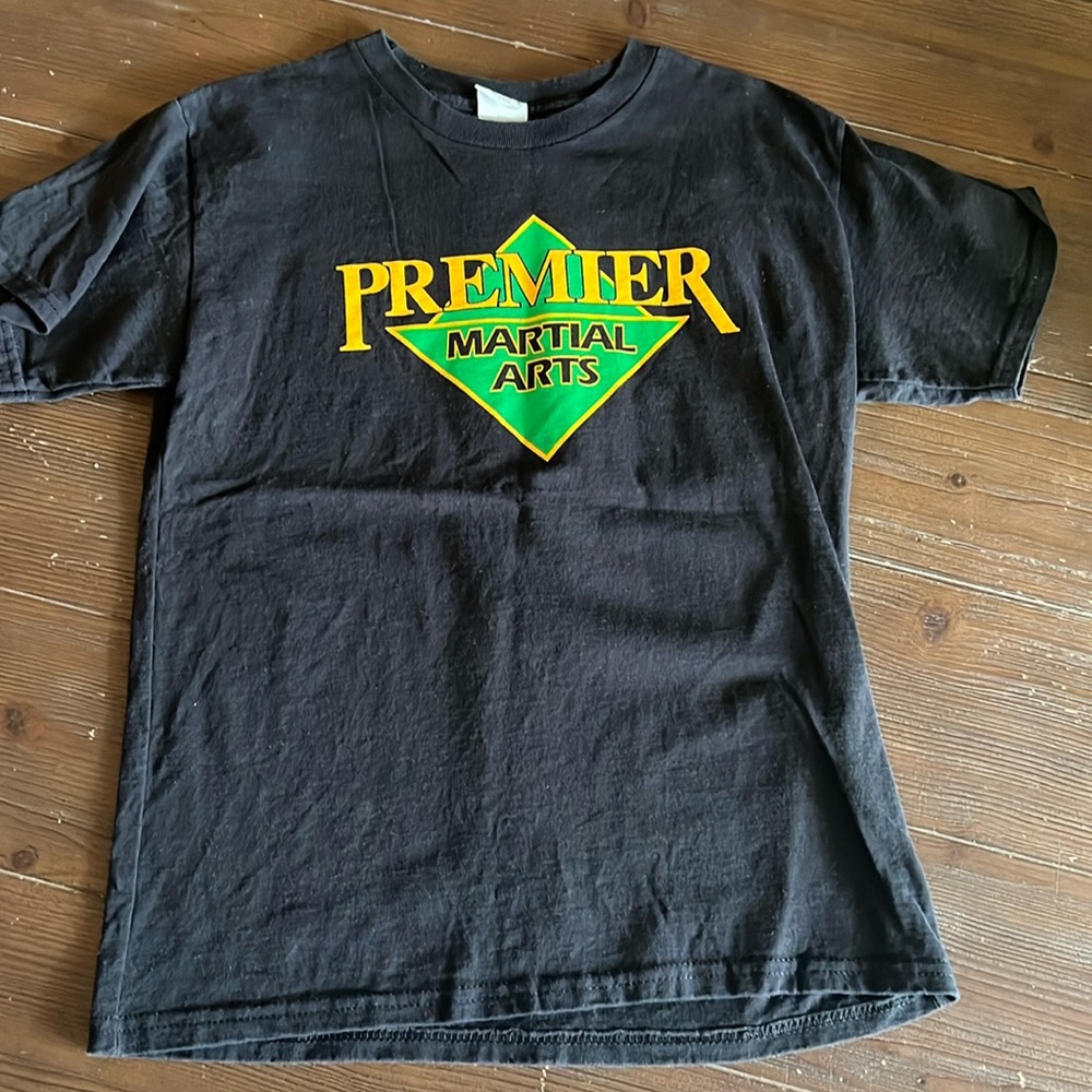 Boys tshirt sz large